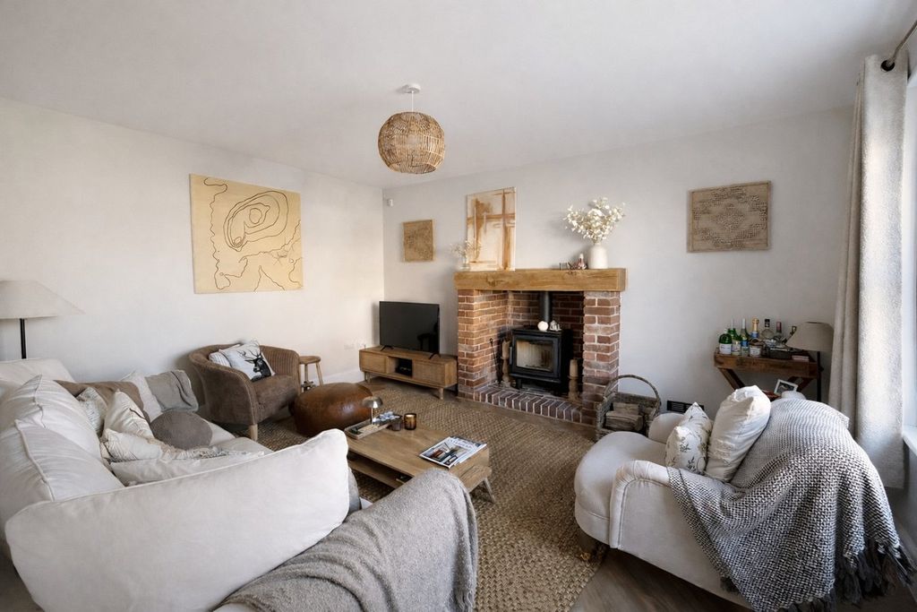 Property photo 3 of 21