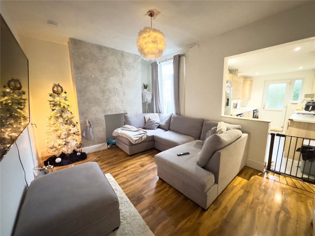 Property photo 3 of 14 Picture No. 14