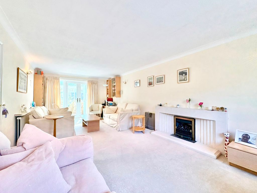 Property photo 3 of 38