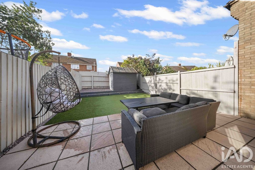 Property photo 2 of 24