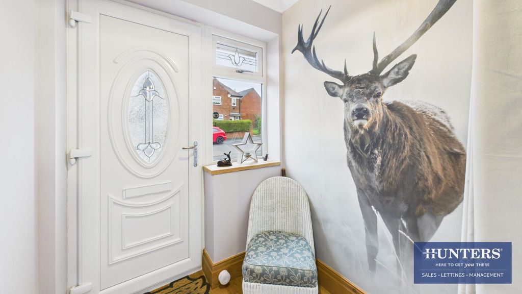 Property photo 2 of 16 Entry