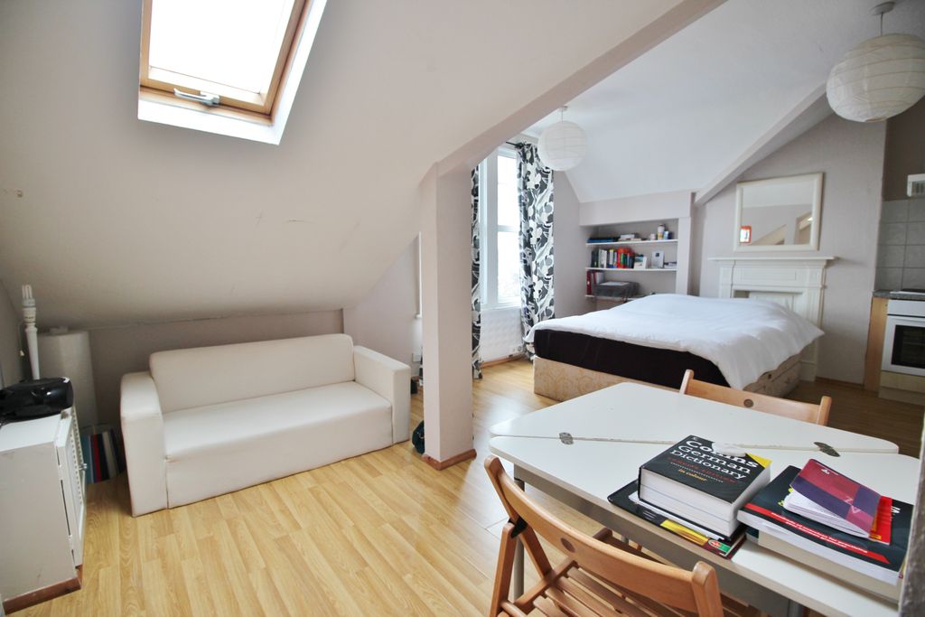 Property photo 1 of 7 Studio