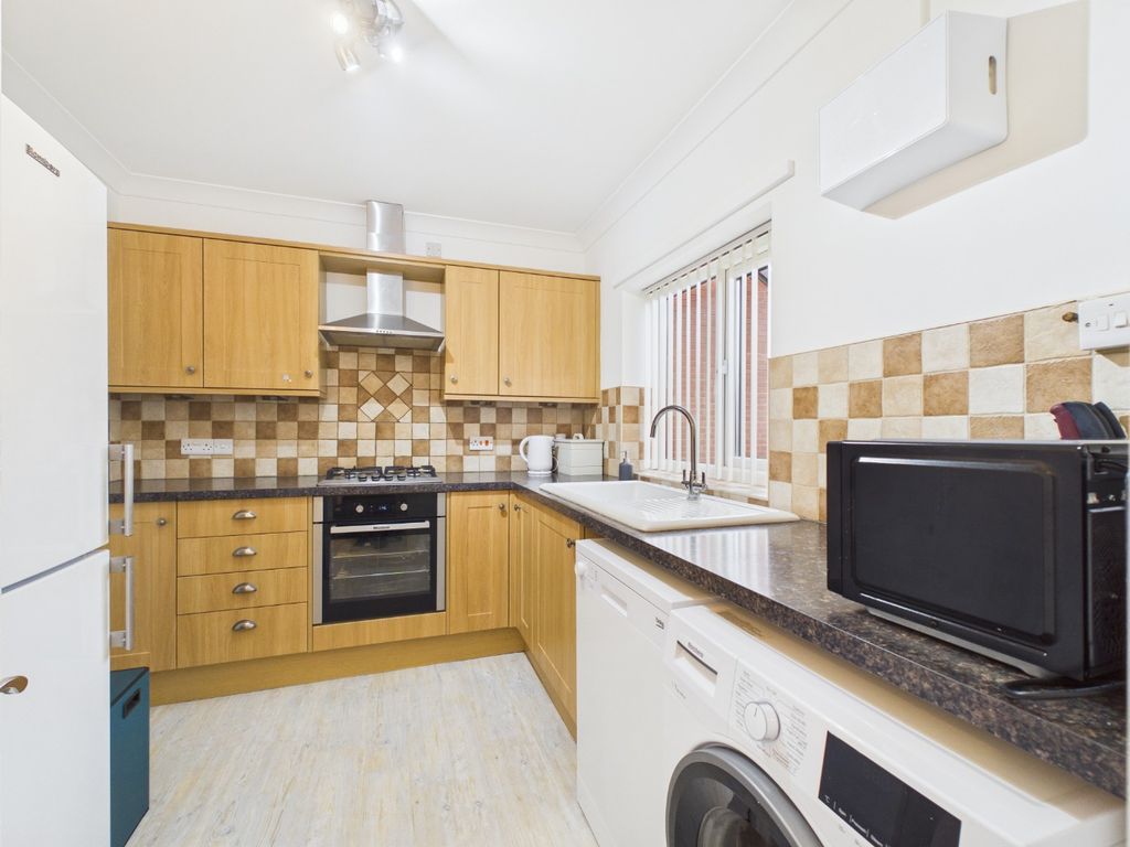 Property photo 2 of 17 4819676