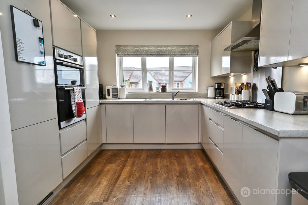 Property photo 2 of 26 4763324