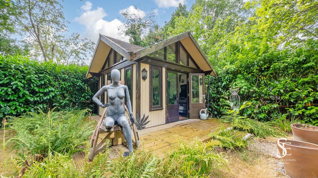 Additional image 31 of 5 bed property for saleOld Wokingham Road, Wokingham RG40