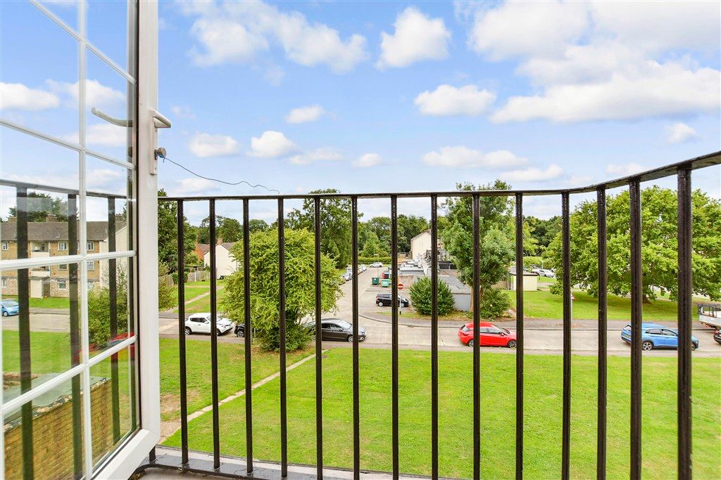 Property photo 2 of 12 Balcony / Terrace