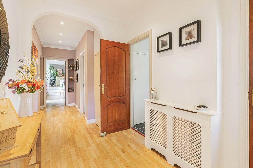 Property photo 2 of 26 Picture No. 10