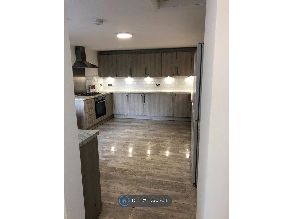 Property photo 2 of 35