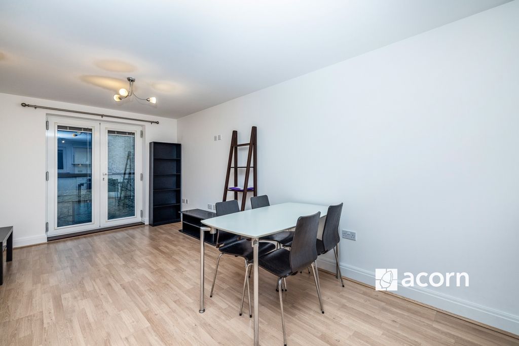 Property photo 3 of 9 Reception