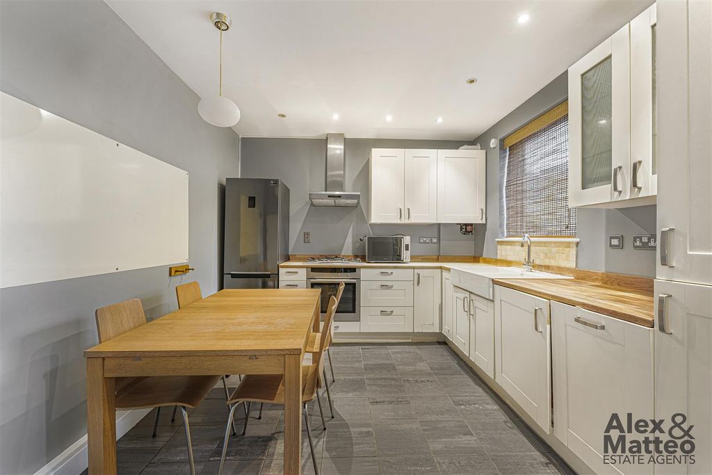 Property photo 3 of 12 Milligan Street