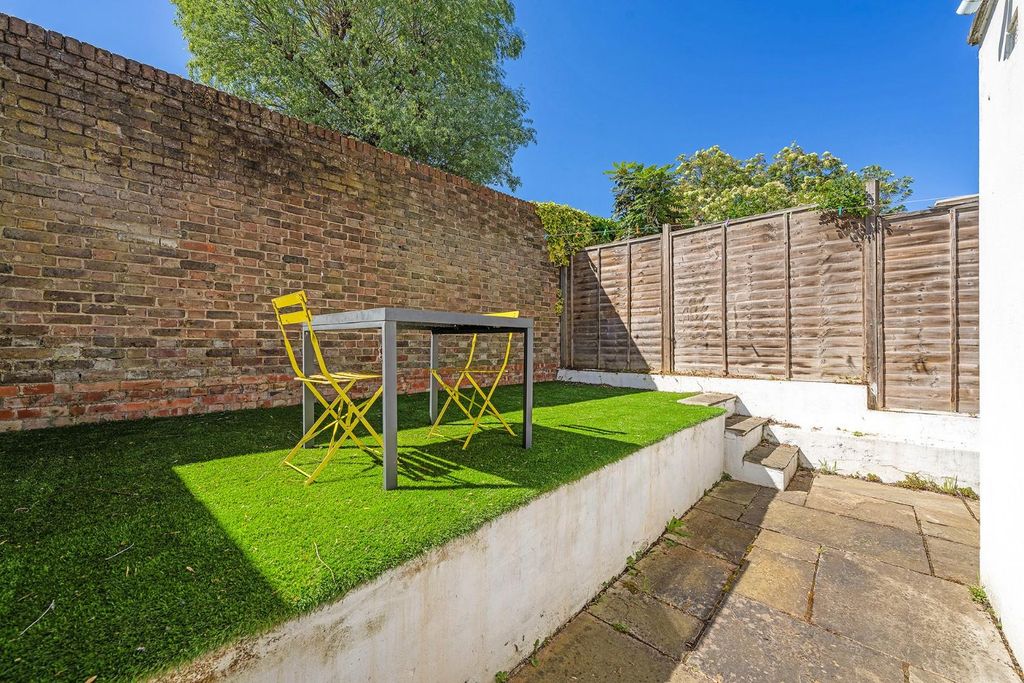 Property photo 3 of 14 Garden (2).Jpg