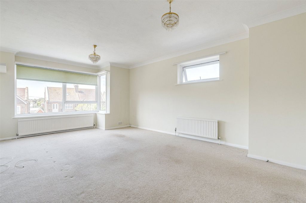 Property photo 3 of 12 Picture No. 02