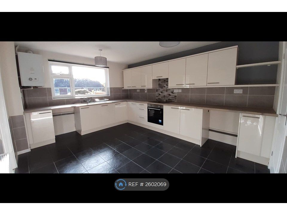 Property photo 1 of 12 Kitchen