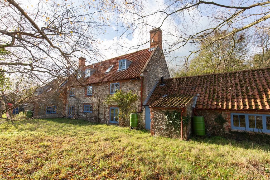 Property photo 2 of 21