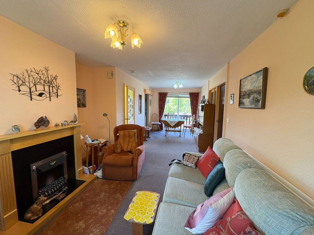 Property photo 2 of 26