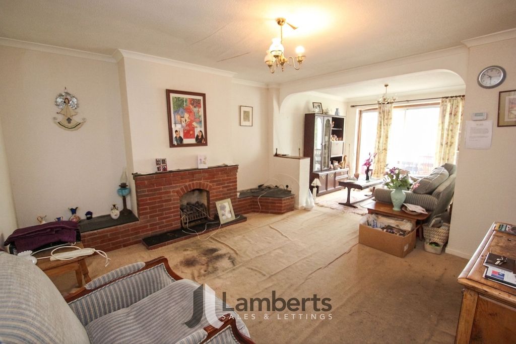 Property photo 2 of 16 Lounge/Diner