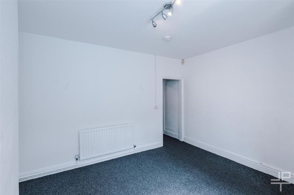 Property photo 3 of 38 69Henriettastreet-Jpt-6.Jpg