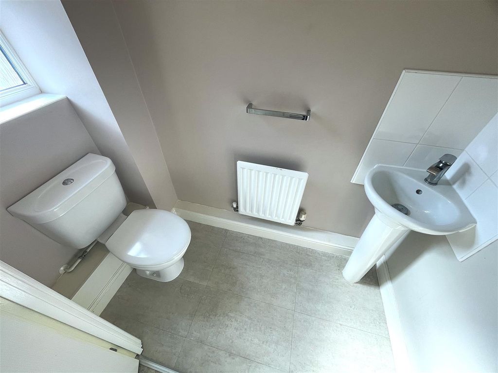 Property photo 3 of 16 WC.