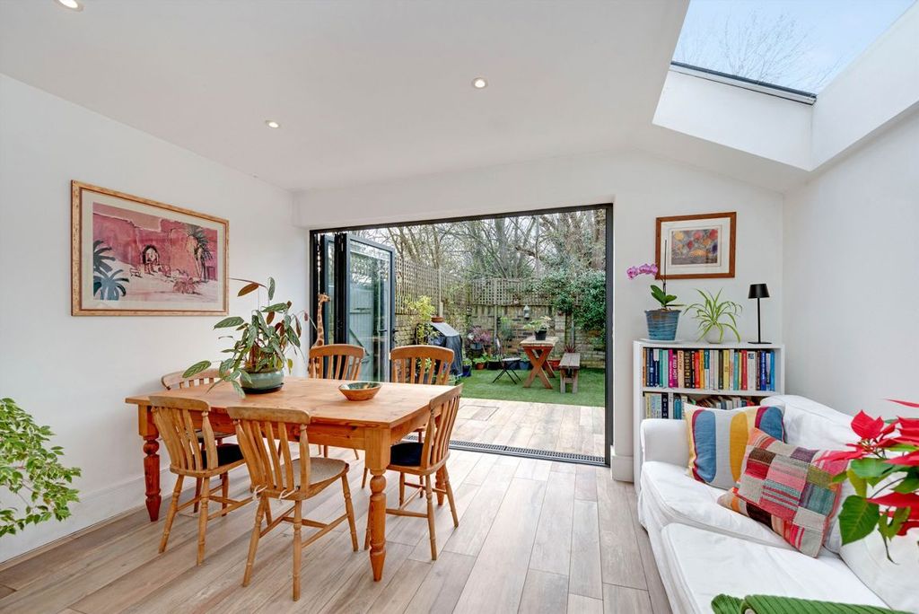 Property photo 2 of 12