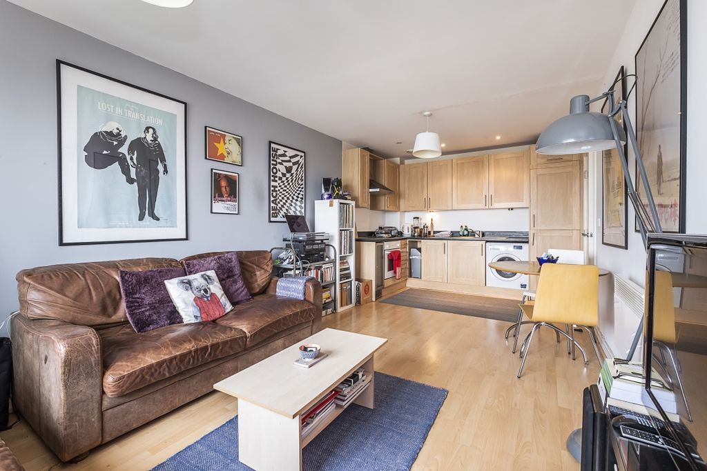 Property photo 2 of 13 Kitchen 2