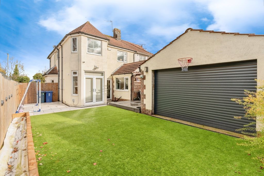 Property photo 2 of 23 Photo