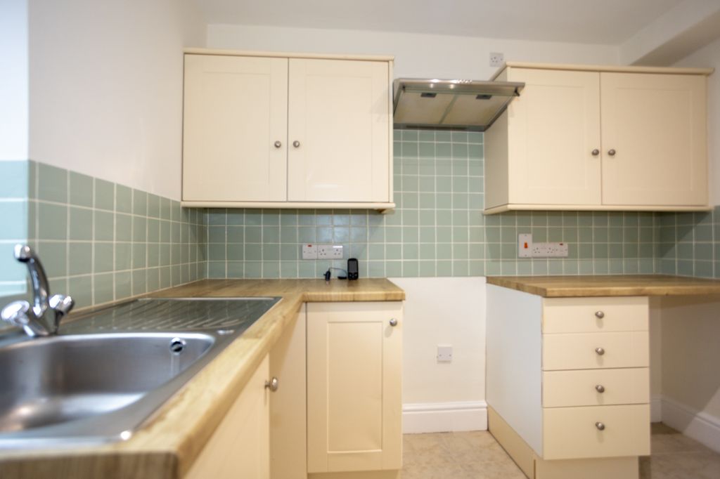 Property photo 2 of 15 6 Church Steet 130126-105