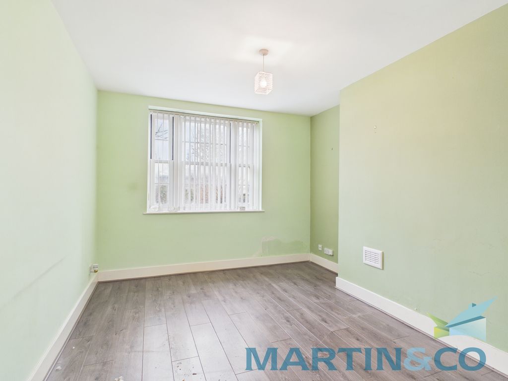 Property photo 3 of 9 Cam01870G0-Pr0195-Still002