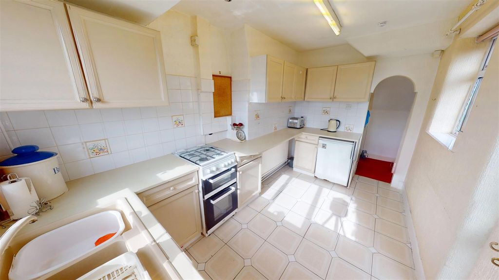 Property photo 3 of 20 Walmesley Road Kitchen