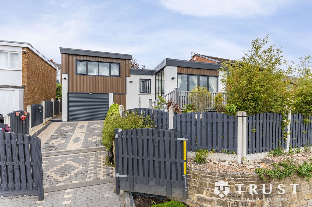 Property photo 1 of 39