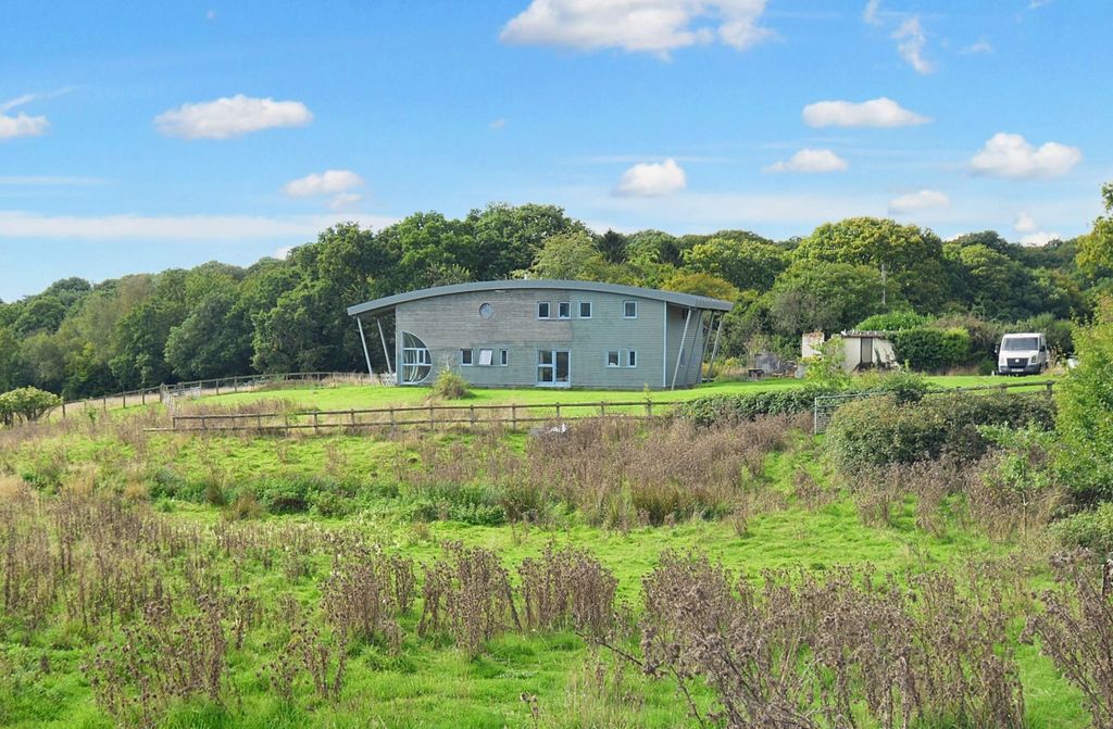 Property photo 2 of 9