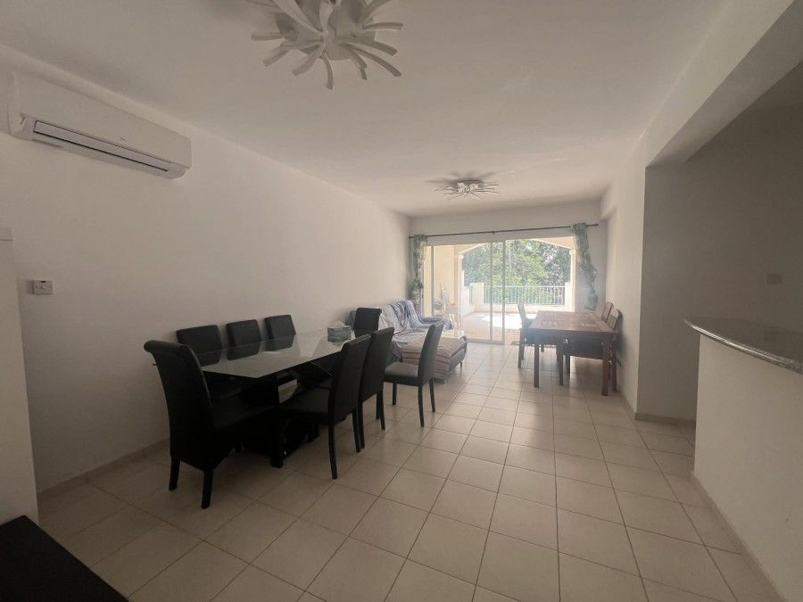 Property photo 2 of 25