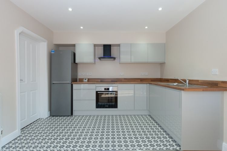 Property photo 1 of 9 238415