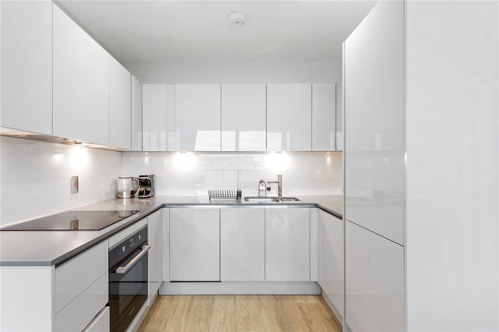 Property photo 2 of 12 Picture No. 10