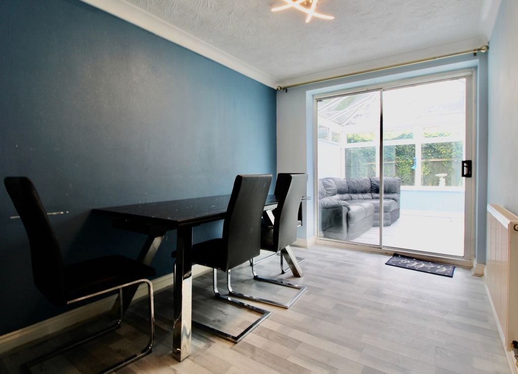 Property photo 3 of 13 Dining Area Close Up