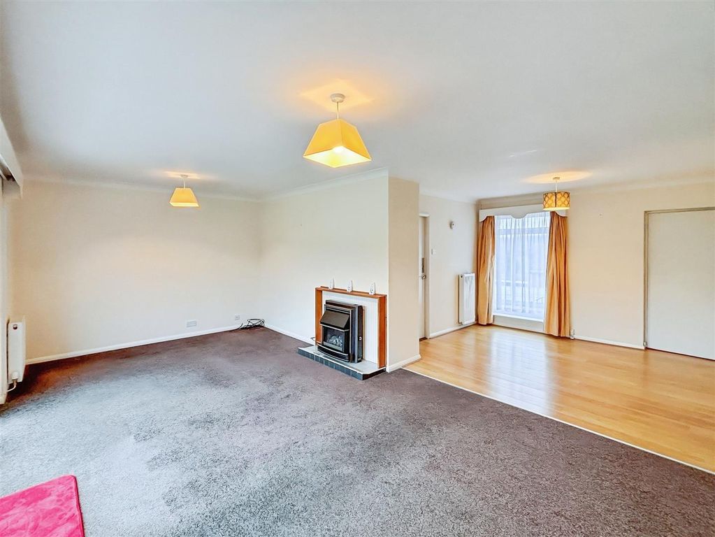 Property photo 3 of 11 Living Room (2).Jpg