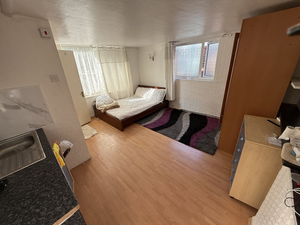 Property photo 2 of 3