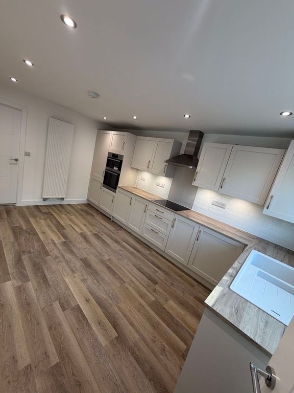 Property photo 3 of 6 Photo 4