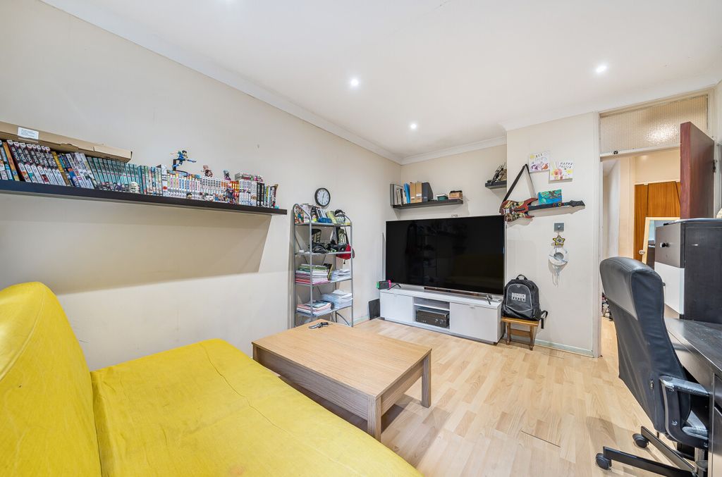 Property photo 2 of 12