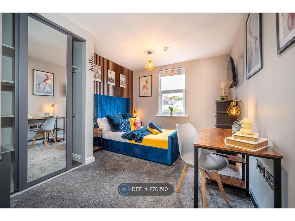 Property photo 1 of 14 Room 3