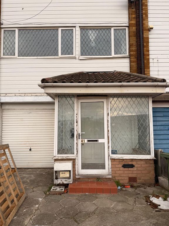 Property photo 1 of 8 One Bedroom Flat €“ Leicester Road, Tilbury