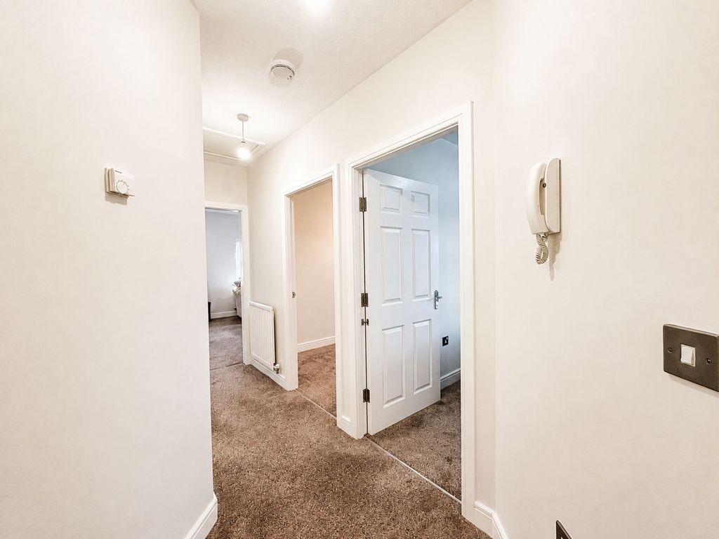 Property photo 3 of 13 Hallway