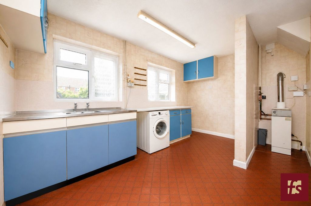 Property photo 3 of 15