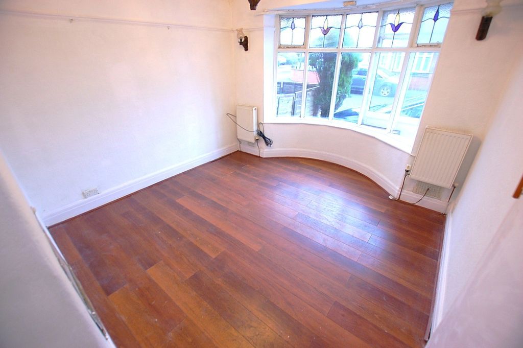 Property photo 3 of 18 Picture No. 02