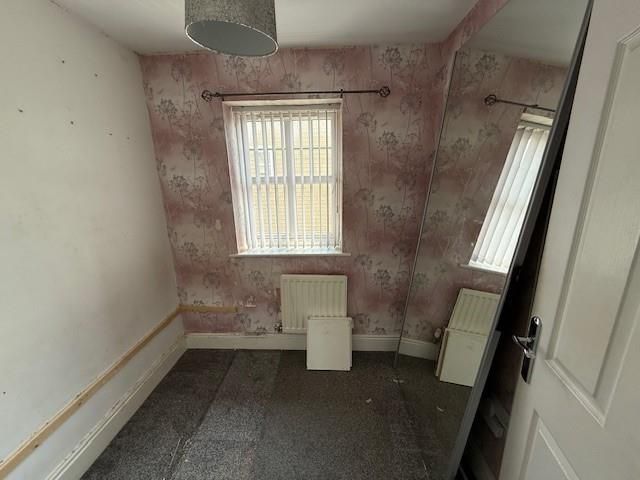 Property photo 2 of 7 Bedroom 1