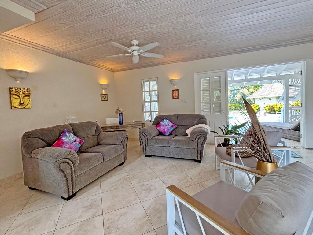 Property photo 3 of 13 Image