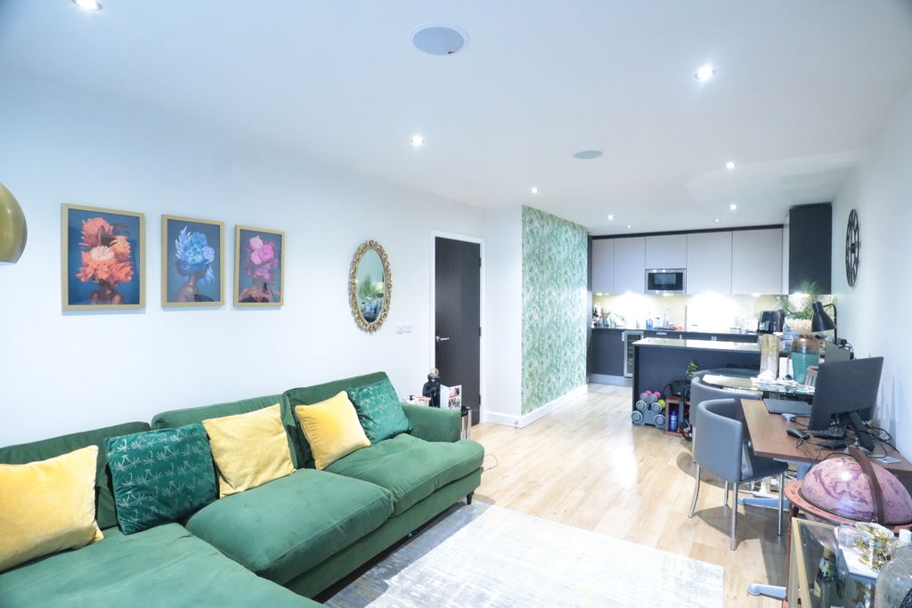 Property photo 2 of 11