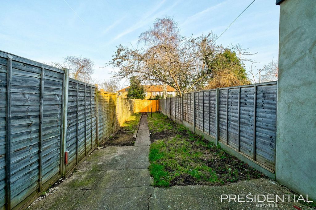 Property photo 3 of 25