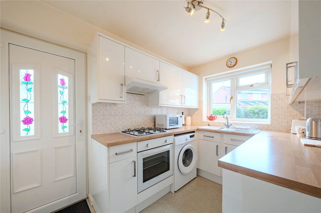 Property photo 3 of 17 Picture No. 02