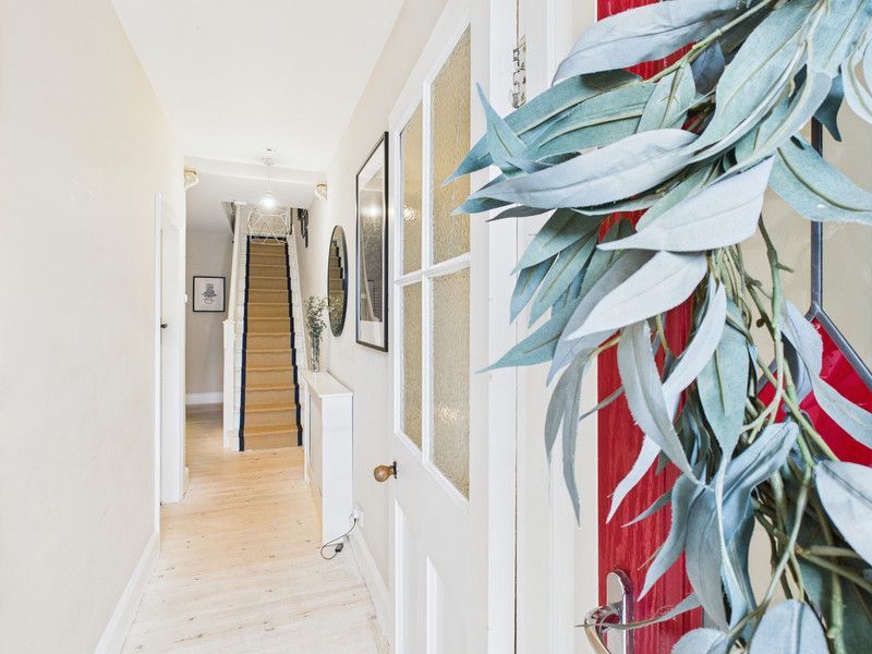 Property photo 2 of 25