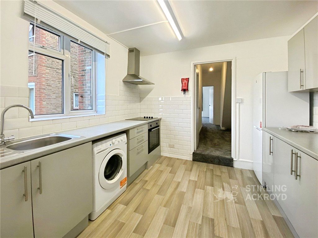 Property photo 2 of 5 Kitchen